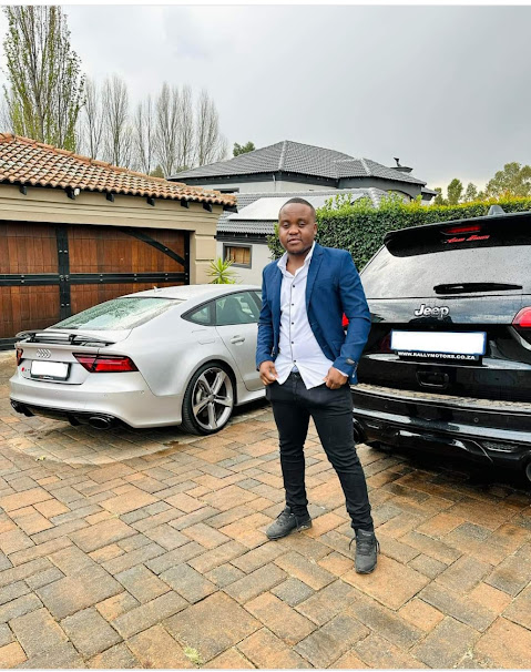 “Maisha ni Kujipanga” Nairobi Student surprises many after turning Kes 500 HELB Loan into Kes 8 Million in a single day, Now Buys Dream Car & plans to build a house for his Parents. Here is how he makes his money that you can try and become successful