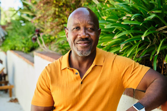 “Premium tears loading” Shock as Kisumu man MARCUS OBURA,52 years old, leaves wife of 8 years for a 24 years Kikuyu lady after winning Kes 15 Million B’et. Says he is too rich to get broke again. One advice for him?