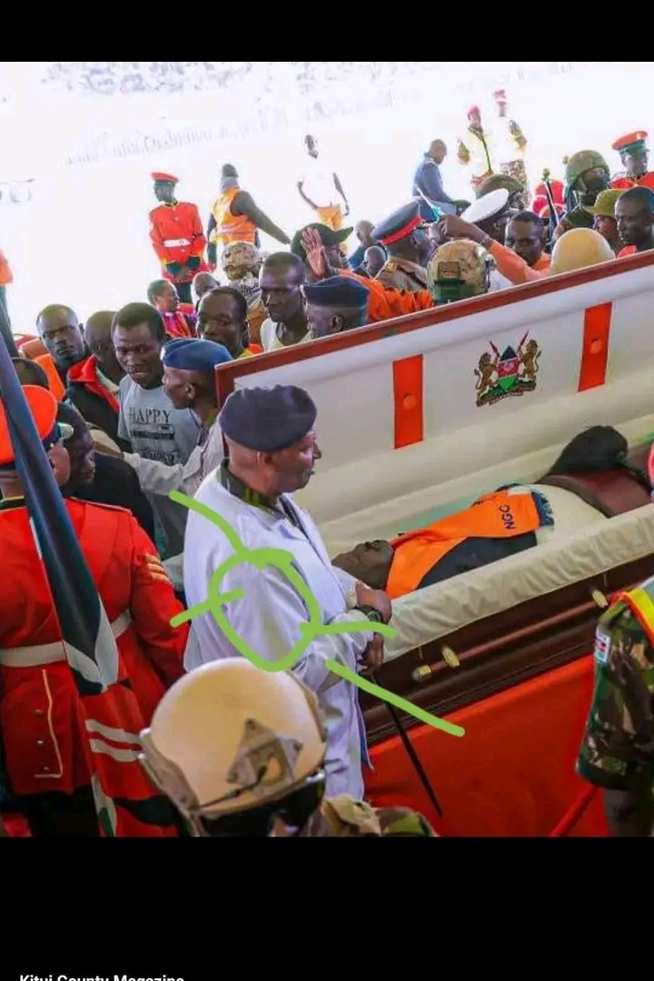 Why you’ll always see the officer in a white coat near Raila’s body