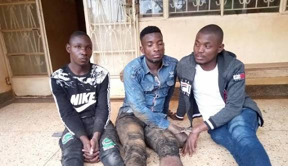 Top Nairobi Thieves Who Broke In A Hardware Shop Were Found Sitting Infront Of It, Complaining Of Severe Hand Pain, Stolen Money & Items Recovered