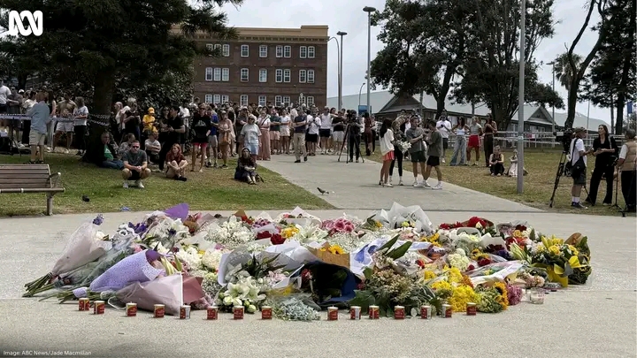 Thereโs A Sombre Mood At The Bondi Pavillion, South Of Where The Attack Took Place
