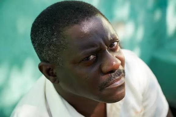 Christmas Day Gone Wrong As Sugar Daddy Gets Rejected During Proposal After Sponsoring The Girl’s Education