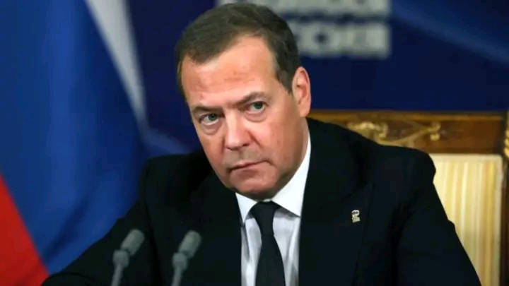 𝗕𝗥𝗘𝗔𝗞𝗜𝗡𝗚: Medvedev Warns Gulf Arab States Over Hosting U.S. Military Bases