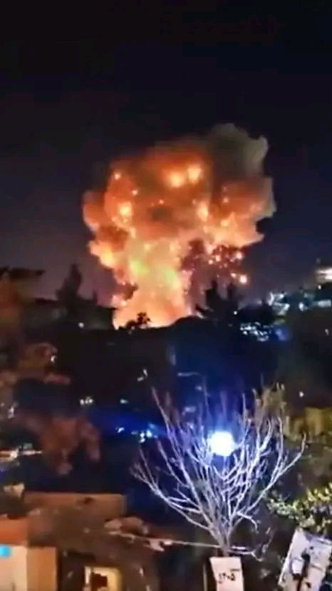 𝗕𝗥𝗘𝗔𝗞𝗜𝗡𝗚: Pakistan Launches Airstrikes On Strategic Taliban Targets In Kabul