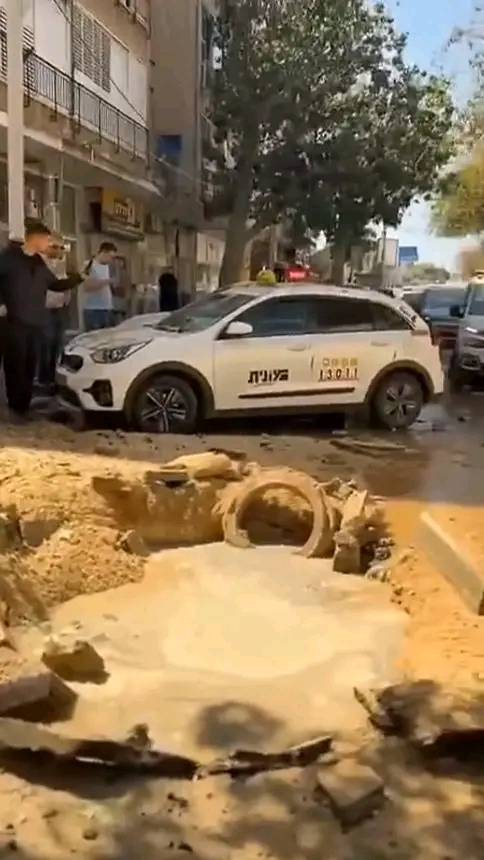 𝗕𝗥𝗘𝗔𝗞𝗜𝗡𝗚: Iran Launches New Missile Strike Toward Tel Aviv