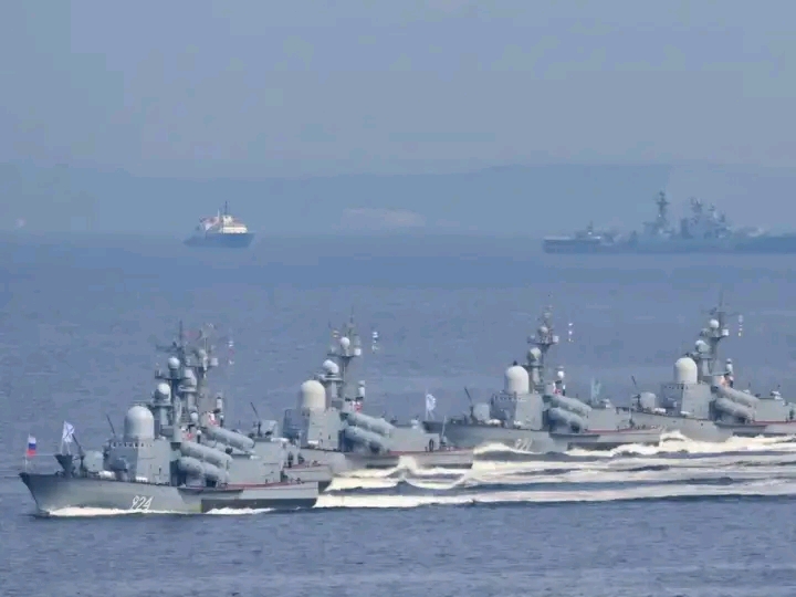 Russia Weighs Armed Mobile Escort Units To Shield Commercial Fleet Amid Rising Maritime Threats